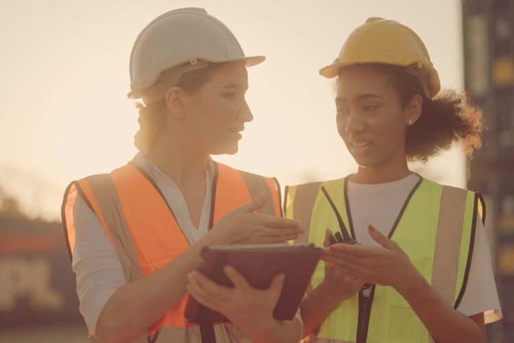 mujeres construcción